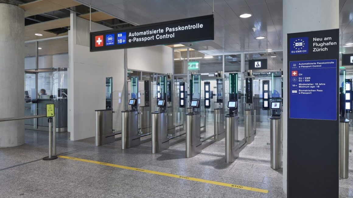 Sistemul biometric UE, criticat înainte de sezonul estival