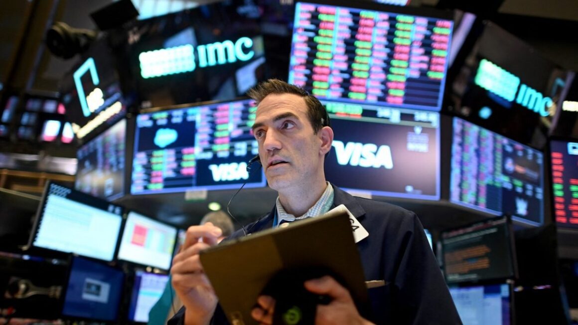profimedia-0507598960-1200x675.jpg Acțiunile de pe Wall Street au înregistrat a noua săptămână consecutivă de creştere