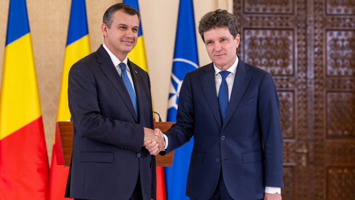 Nicușor Dan vrea să-și impună propriul Guvern, patidele se opun. PNL a decis în unanimitate să nu-l susțină pe Tomac