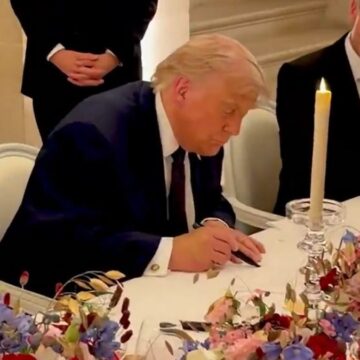 BREAKING. Trump și Pezeshkian au semnat oficial Memorandumul de Înțelegere dintre SUA și Iran. Strâmtoarea Ormuz trebuie redeschisă imediat, anunță Premierul Pakistanului