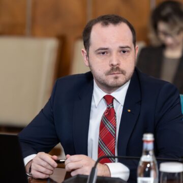 1785309892_index.jpeg Rogobete critică noua lege a salarizării: „Pacienții nu vor putea fi operați pentru că anestezistul este în Franța”