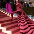 În lumea luxului extrem, banii nu garantează accesul. Met Gala, Ferrari, Hermès și Yacht Club de Monaco aleg cine poate intra în cercurile lor exclusiviste