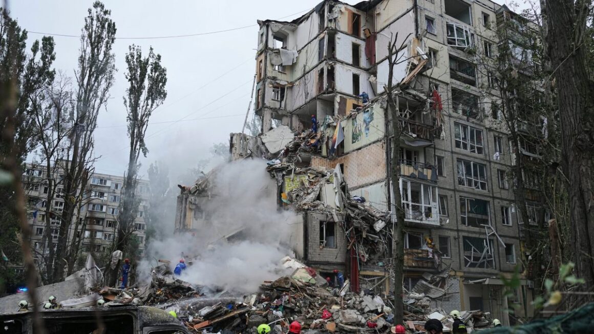 31int-ukraine-strikes-wkqc-superJumbo-1200x675.jpg Uniunea Europeană impune noi sancțiuni împotriva Rusiei, după atacurile devastatoare asupra Kievului. Sunt vizate companii implicate în producția de drone și în sectorul energetic