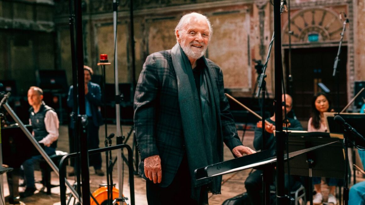 Anthony Hopkins intră în lumea muzicii la 88 de ani