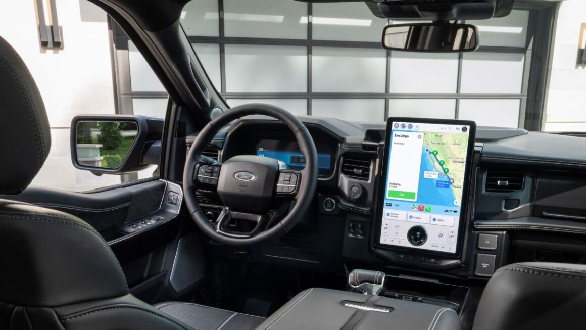 Mașinile Ford au de acum în dotare Apple Maps