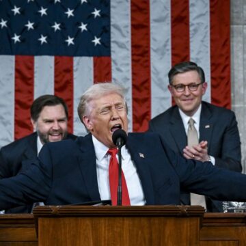 hepta-8727544-1200x675.jpg Trump şi-a trecut în declaraţia de avere licenţe pentru proiecte imobiliare în Bucureşti şi Cluj.
