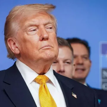 Trump a instruit Armata SUA „să radă” Iranul de pe fața pământului dacă va fi asasinat: „Sunt ținta lor NR. 1”. Iranienii amenință că îl vor ucide