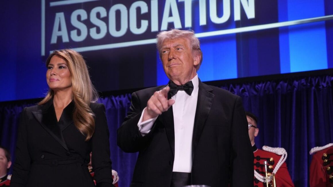 trump-4.jpg Trump revine în fața presei la dineul de la Casa Albă