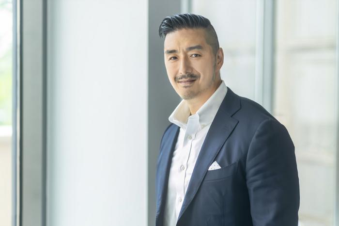 Low-Res_Dean_Ho.jpeg „Benjamin Button” din Singapore are 47 de ani, dar organismul său funcționează ca la 32. Dean Ho își construiește acum un „geamăn digital”
