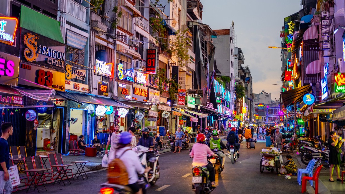 bb4c736254c045c3b10e1f98a381ac8f_2_Days_in_Ho_Chi_Minh_City.jpg Bucureștiul intră în clasamentul mondial, cu un grad de aprobare de 52% – Aleph News