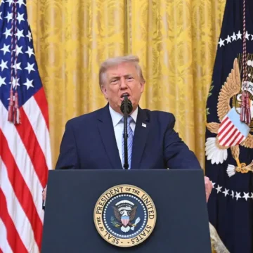 trumppp.webp.webp Donald Trump anunță o nouă rundă de negocieri cu Iranul