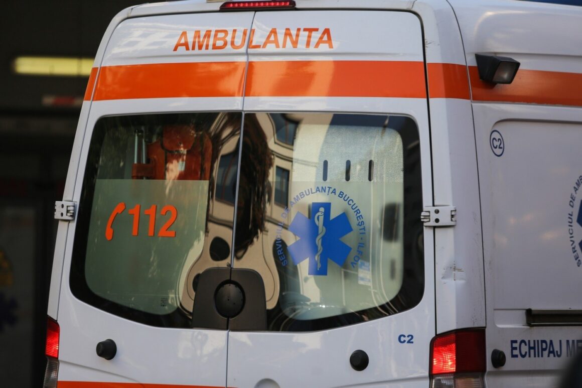 1789550097_index.jpeg Criză la Ambulanță: 17 servicii județene nu au bani pentru cheltuielile lunii septembrie. Sindicaliștii cer intervenția președintelui