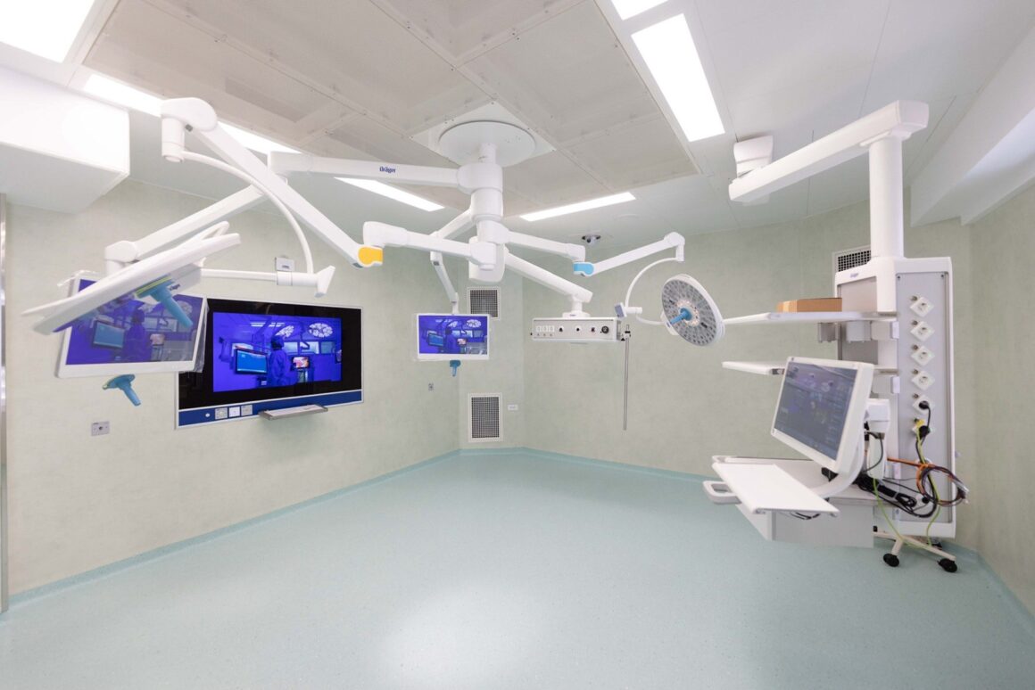 1790199028_index.jpeg Un nou bloc operator ultramodern, construit la Spitalul pentru Copii “Marie Curie” cu o sponsorizare de 1,25 milioane a Groupama, oferă șanse concrete copiilor aflați în stare gravă