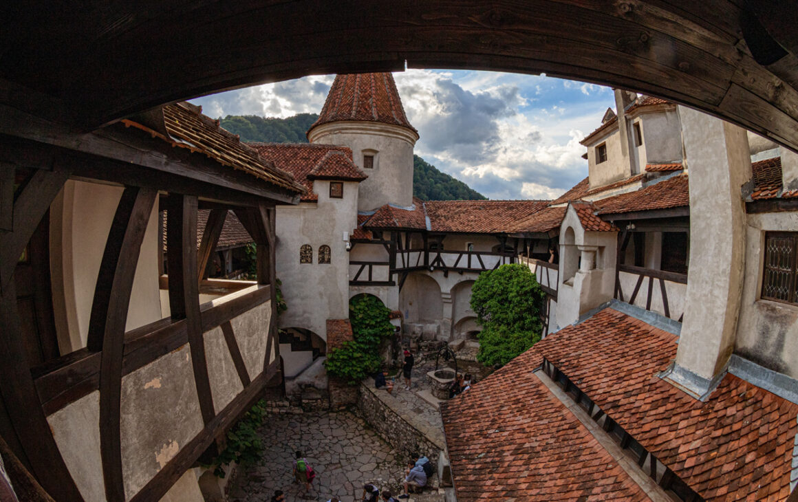 castelul-brana.jpg Castelul Bran intră în top 10 cele mai populare castele din Europa