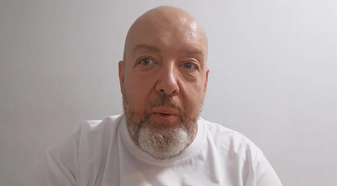 lecaaa.jpg Cum s-a schimbat mintea omului din 2020 până în 2026? Radu Leca, psiholog: „Inteligența Artificială, real, ne prostește”
