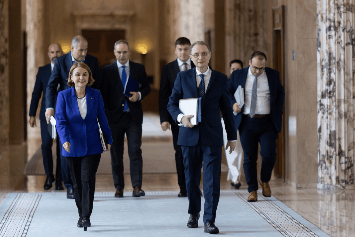 Prima vizită externă a Premierului Luca Niculescu are loc în Republica Moldova