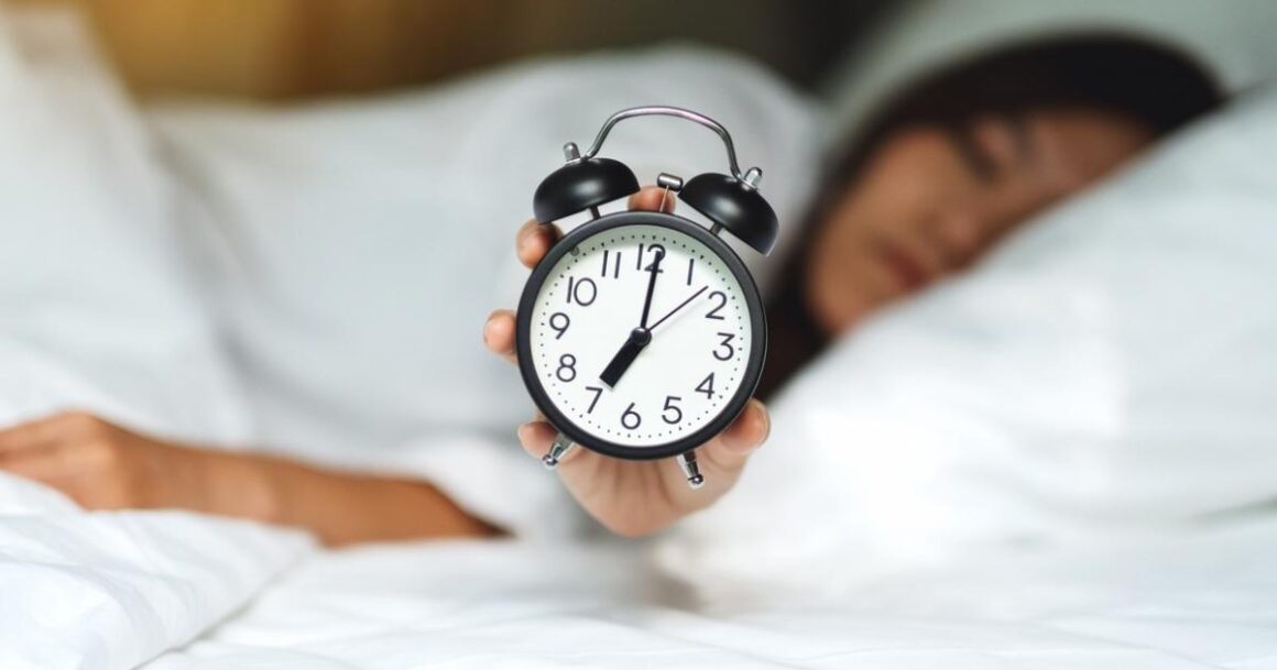 img-13.jpg România trece la ora de iarnă în acest weekend. Cum te poate afecta schimbarea și ce trebuie să faci pentru a te adapta rapid